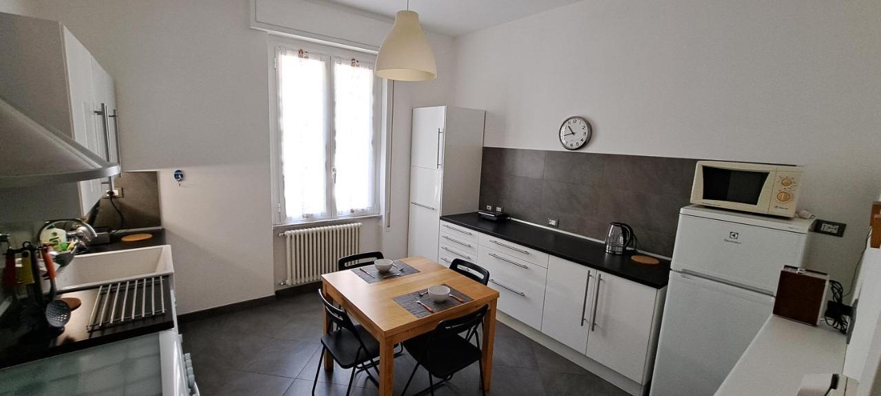 Waterfront Apartment Специя Екстериор снимка